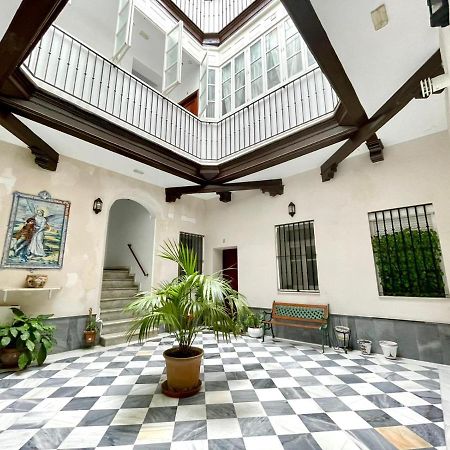 Gatu Villa Gadir, Preferente Mayores De 25 Anos Y Familias Cádiz Exterior photo