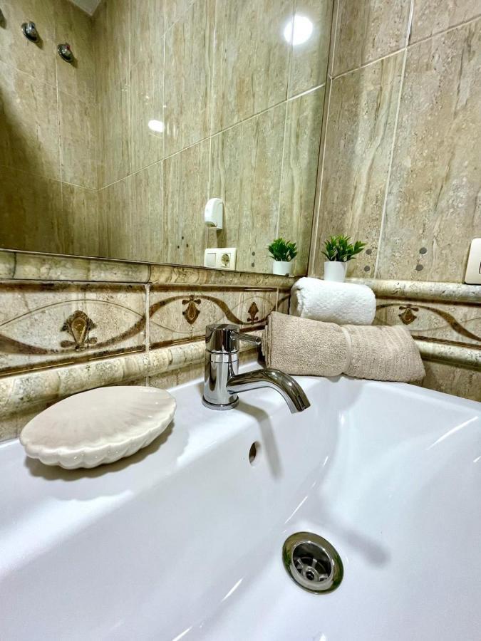 Gatu Villa Gadir, Preferente Mayores De 25 Anos Y Familias Cádiz Exterior photo